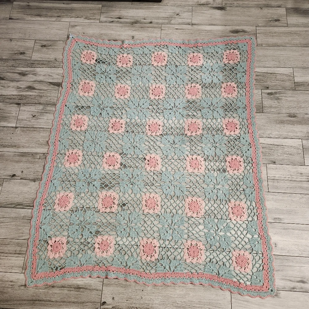 Vintage Imperial Elegance Crochet Afghan Throw Floral Granny Square Green Pink